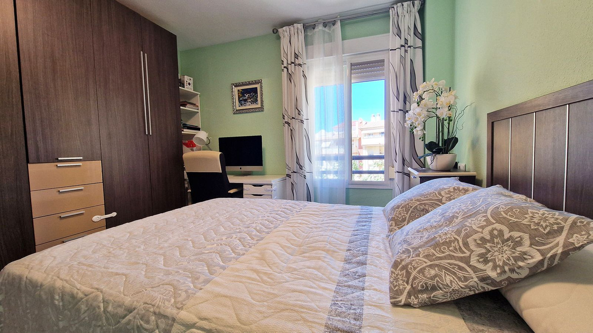 Se vende Apartamento Planta Media de 2 dormitorios en Costa Del Sol, Málaga, España