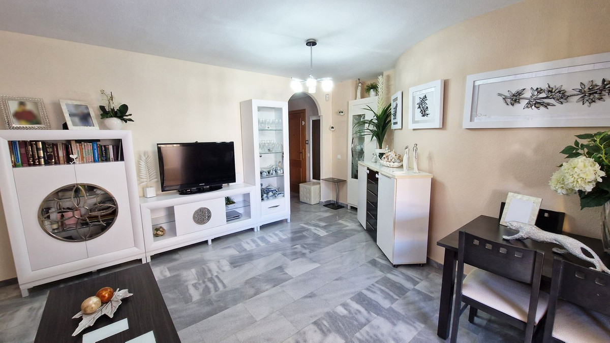 Se vende Apartamento Planta Media de 2 dormitorios en Costa Del Sol, Málaga, España