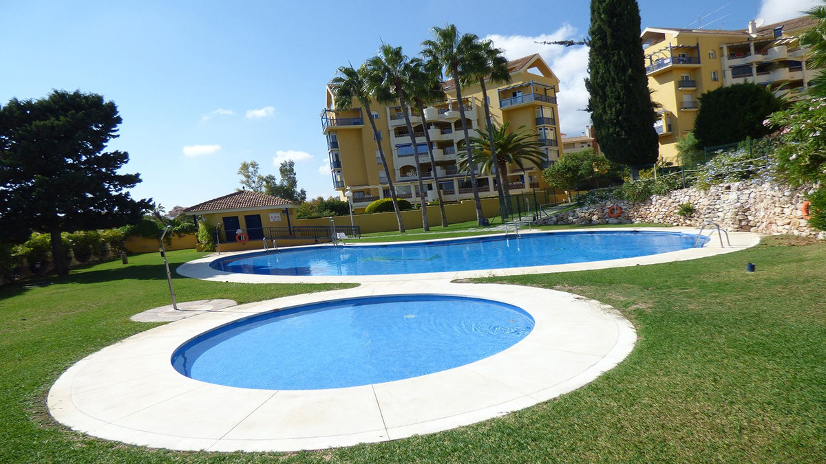 Se vende Apartamento Planta Media de 2 dormitorios en Costa Del Sol, Málaga, España