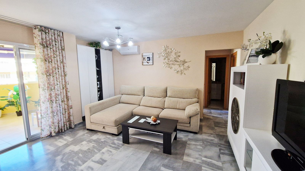 Se vende Apartamento Planta Media de 2 dormitorios en Costa Del Sol, Málaga, España