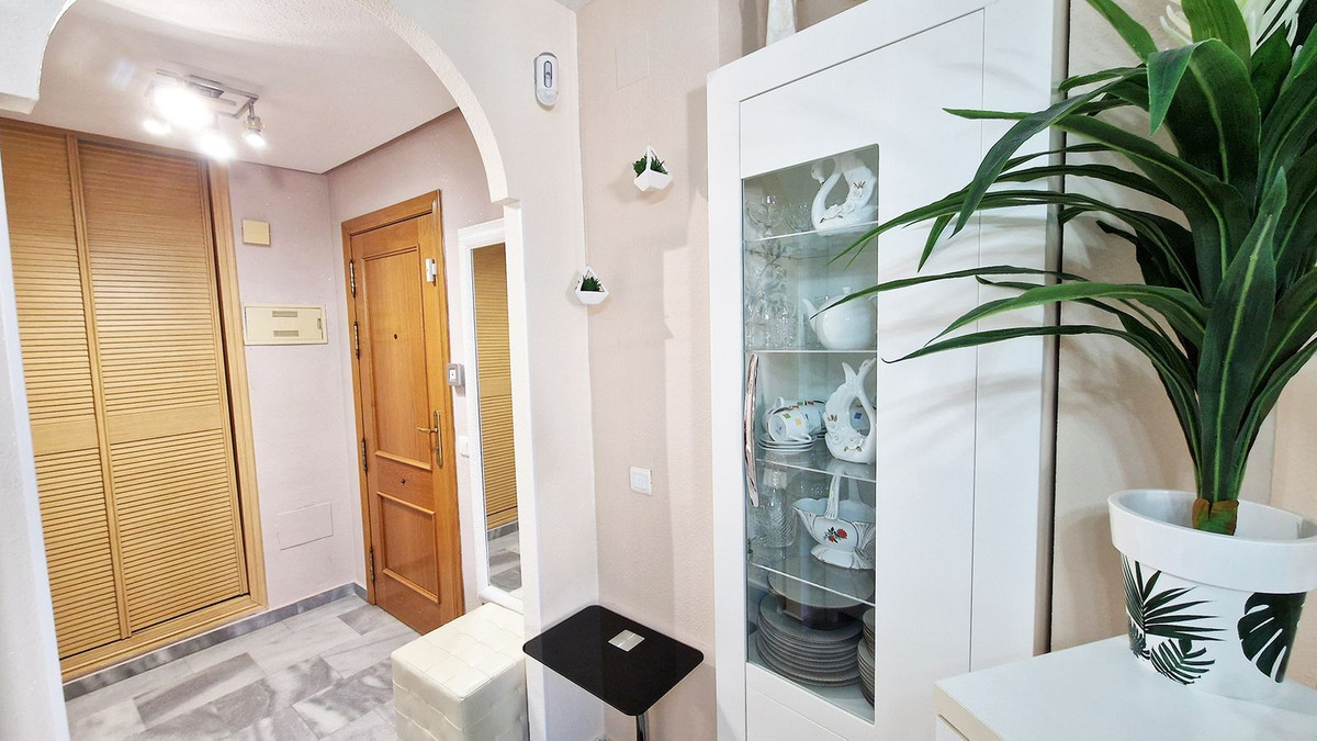 Se vende Apartamento Planta Media de 2 dormitorios en Costa Del Sol, Málaga, España