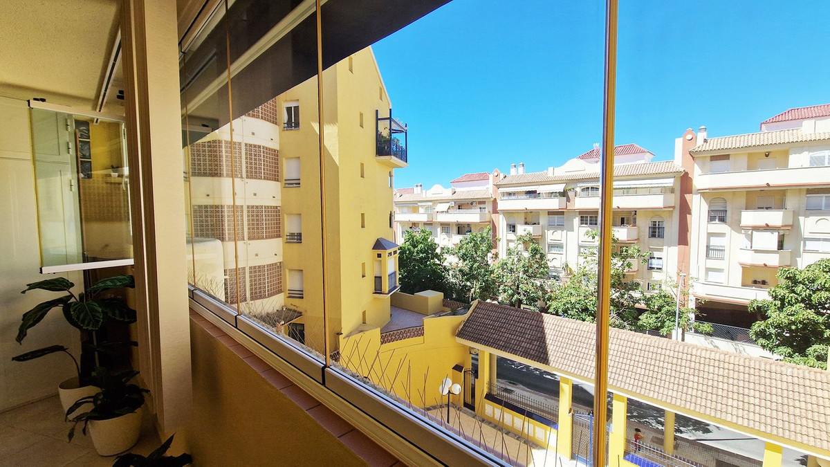 Se vende Apartamento Planta Media de 2 dormitorios en Costa Del Sol, Málaga, España