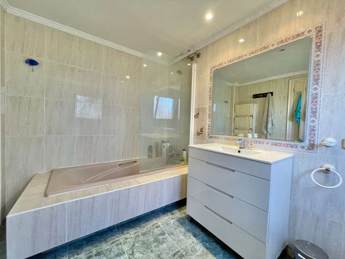 3 Bed Townhouse for sale in Rincón De La Victoria Costa Del Sol East, Málaga, Spain