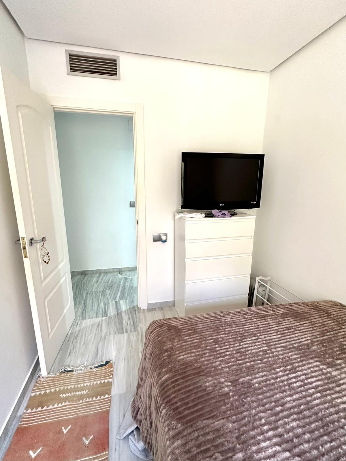 Se vende Apartamento Planta Media de 3 dormitorios en Costa Del Sol, Málaga, España