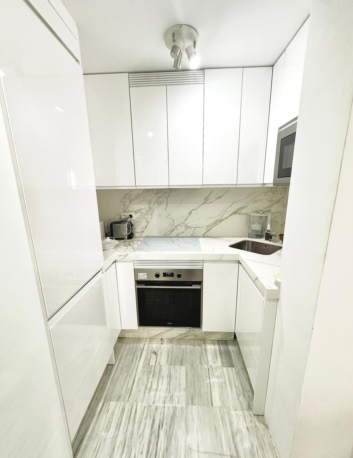 Se vende Apartamento Planta Media de 3 dormitorios en Costa Del Sol, Málaga, España