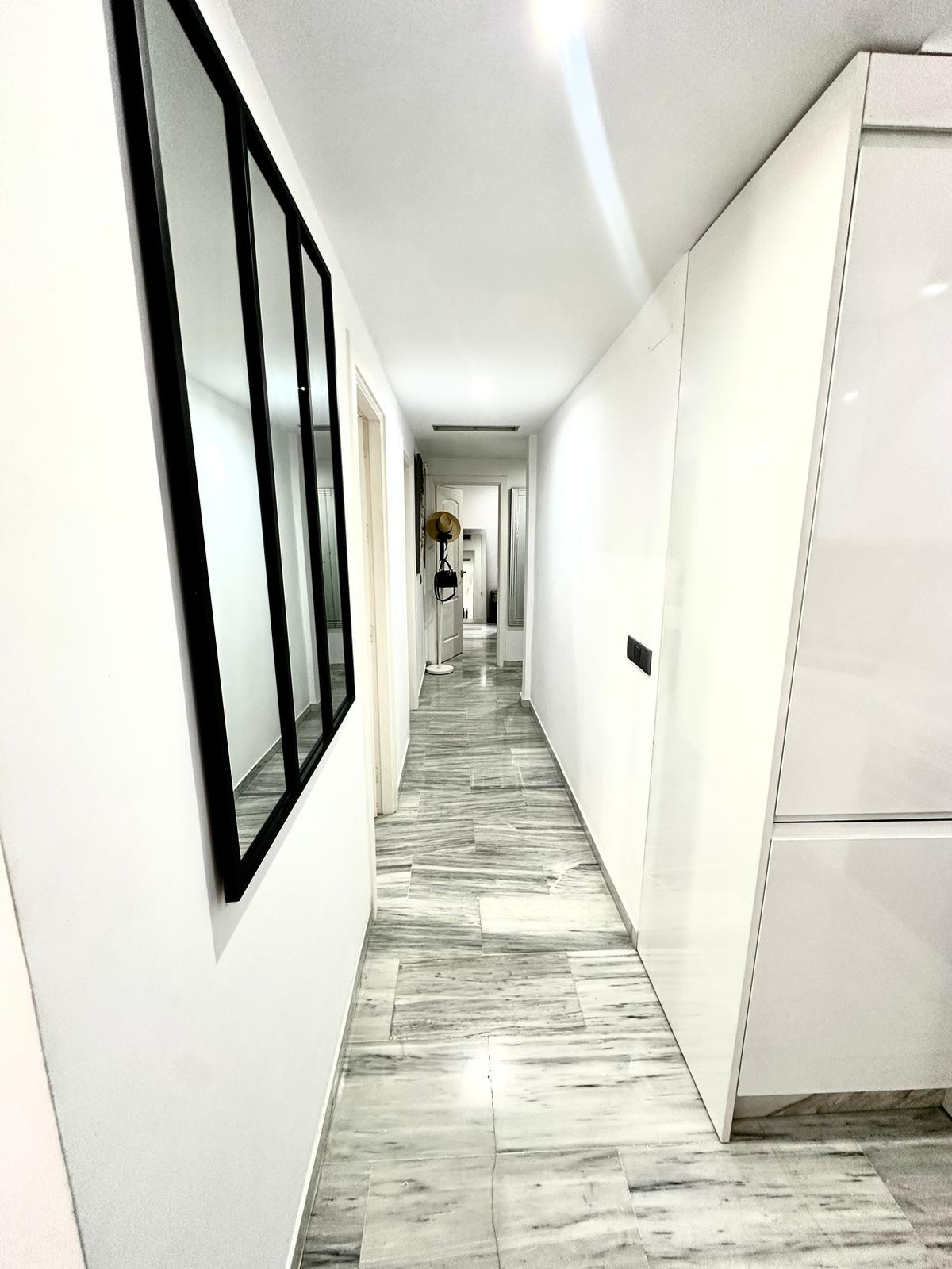 Se vende Apartamento Planta Media de 3 dormitorios en Costa Del Sol, Málaga, España