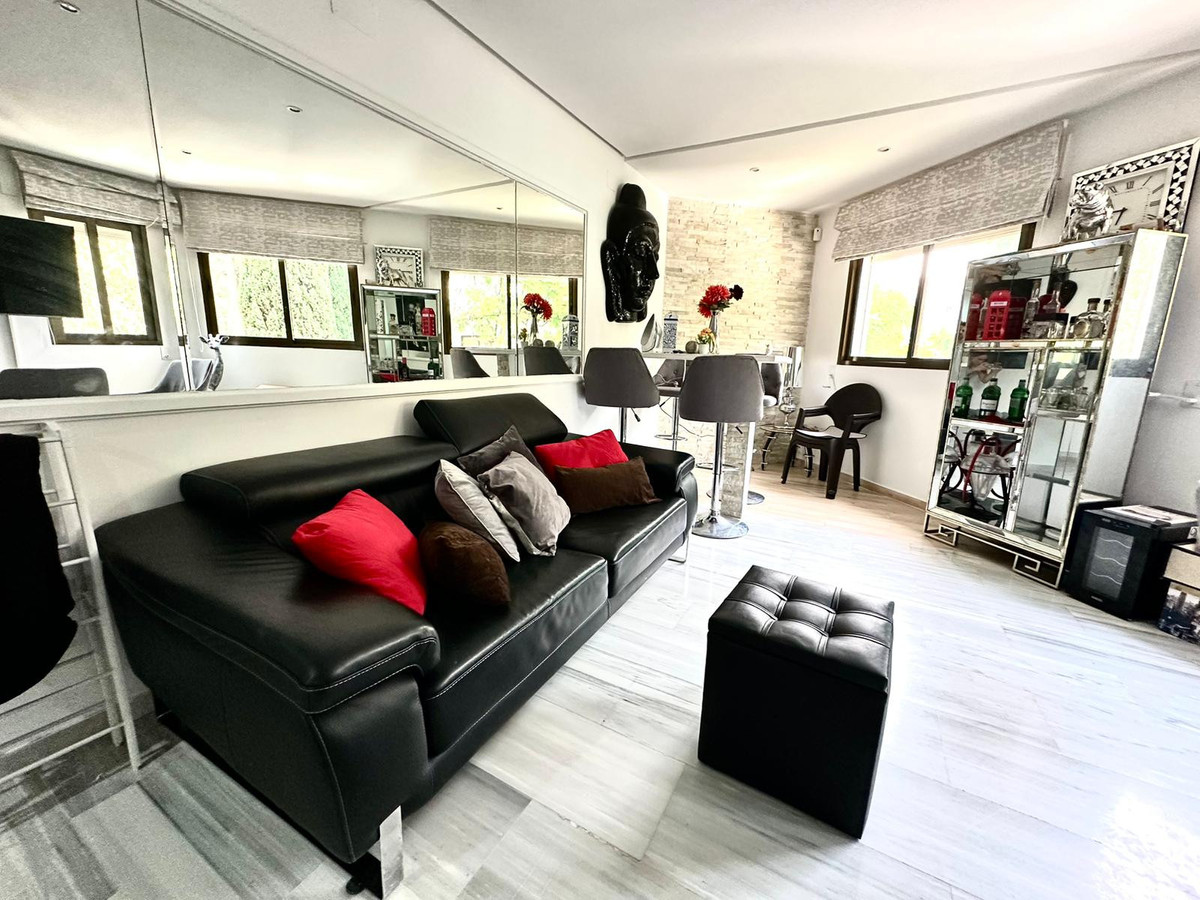 Se vende Apartamento Planta Media de 3 dormitorios en Costa Del Sol, Málaga, España
