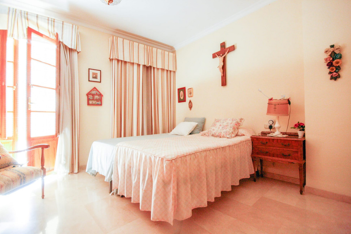 Se vende Adosada de 5 dormitorios en Costa Del Sol, Málaga, España