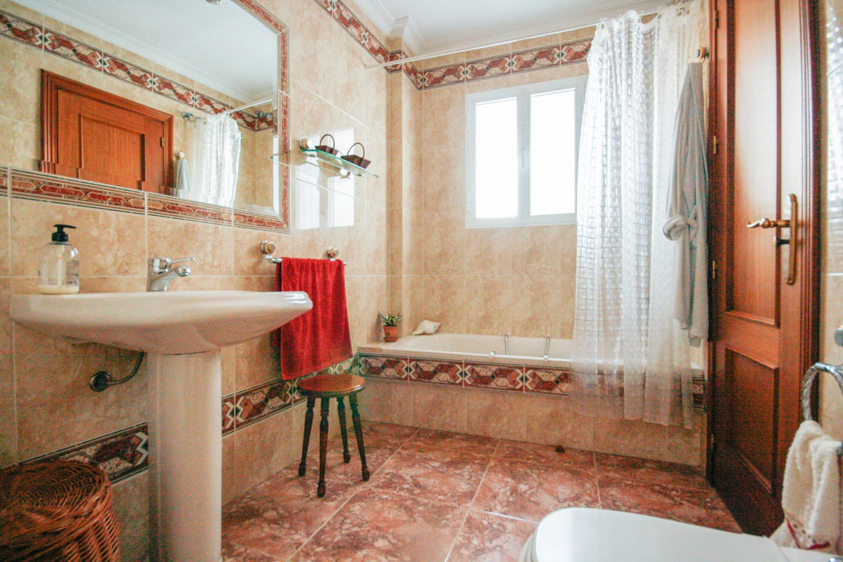 Se vende Adosada de 5 dormitorios en Costa Del Sol, Málaga, España