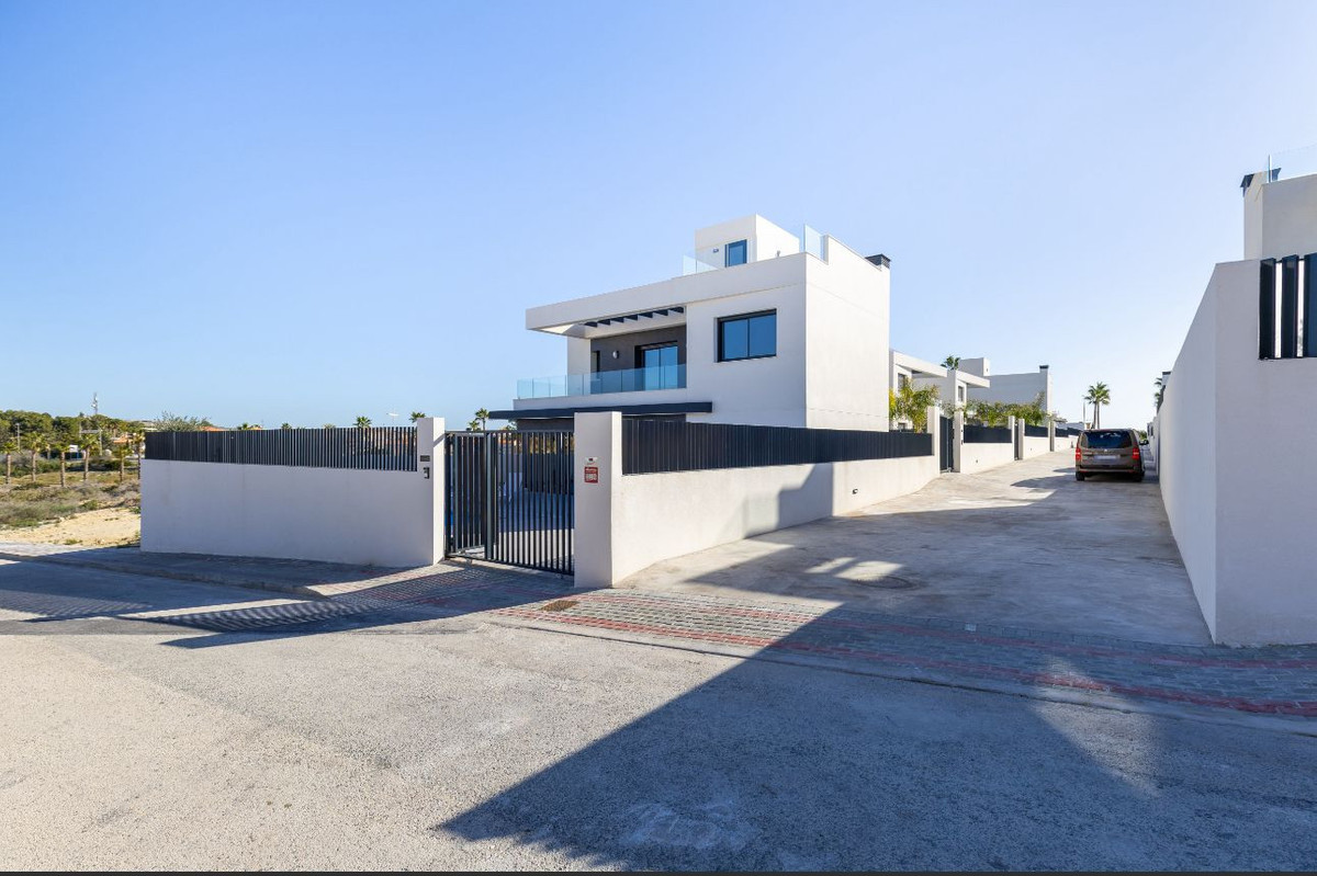 3 Bed Townhouse for sale in La Finca Golf Costa Blanca, Alicante, Spain