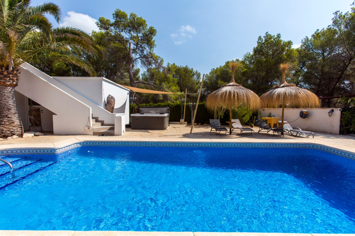 Se vende Villa - Chalet de 4 dormitorios en Costa Blanca, Alicante, España