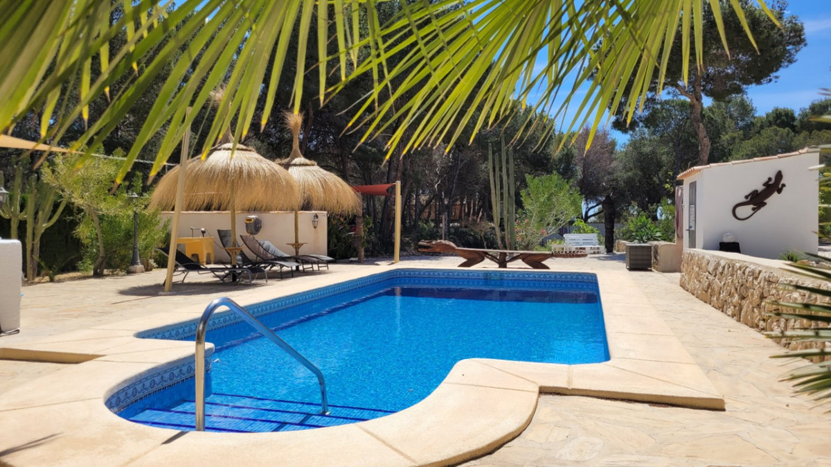Se vende Villa - Chalet de 4 dormitorios en Costa Blanca, Alicante, España