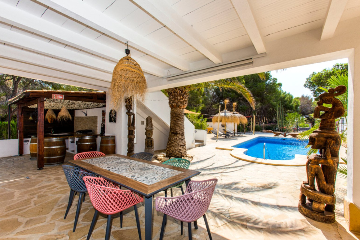 Se vende Villa - Chalet de 4 dormitorios en Costa Blanca, Alicante, España