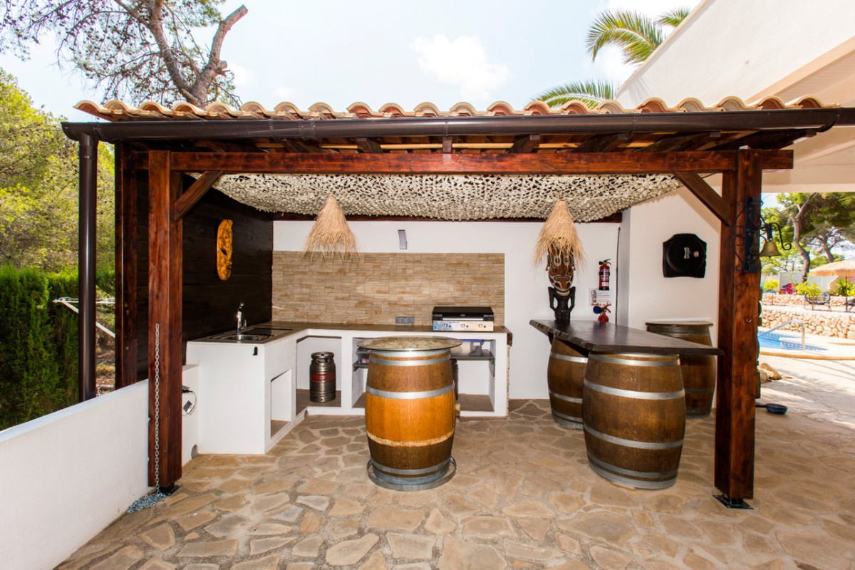 Se vende Villa - Chalet de 4 dormitorios en Costa Blanca, Alicante, España
