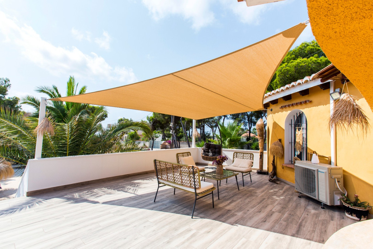 Se vende Villa - Chalet de 4 dormitorios en Costa Blanca, Alicante, España