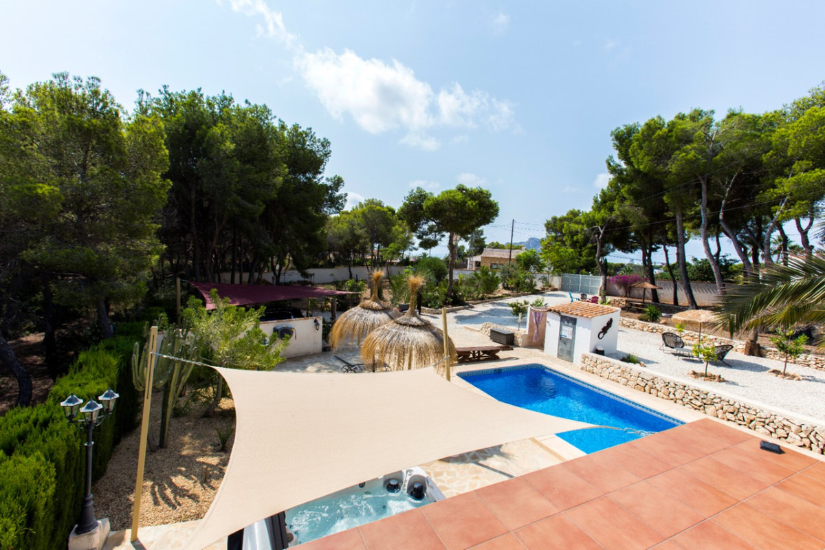 Se vende Villa - Chalet de 4 dormitorios en Costa Blanca, Alicante, España