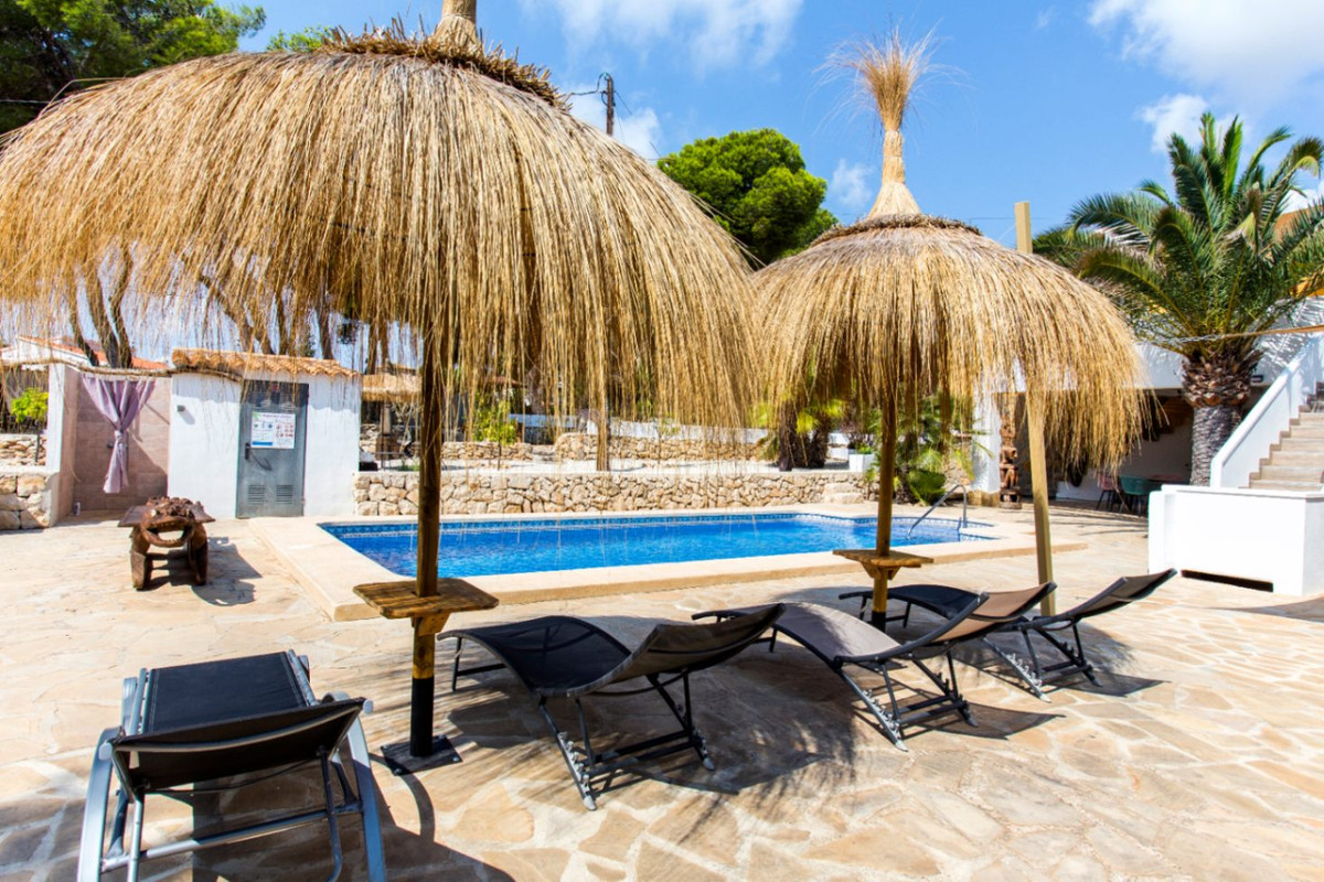 Se vende Villa - Chalet de 4 dormitorios en Costa Blanca, Alicante, España