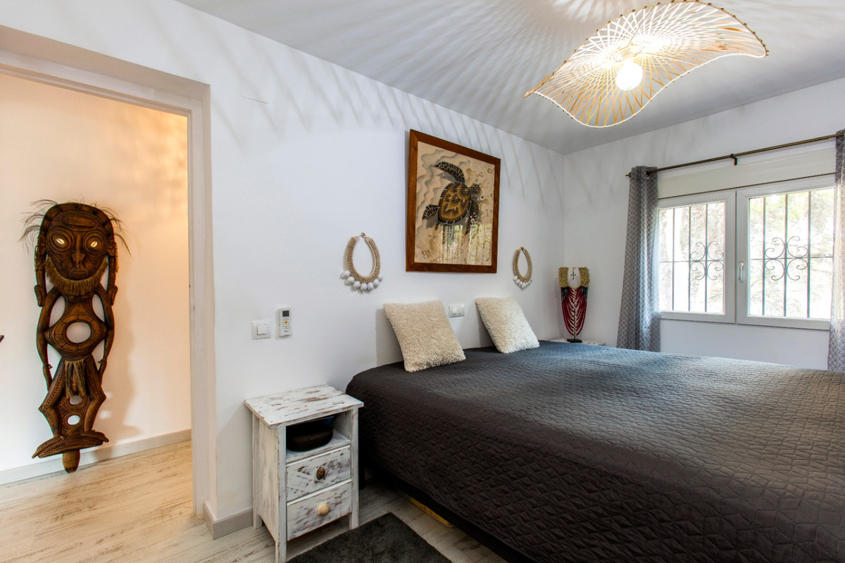 Se vende Villa - Chalet de 4 dormitorios en Costa Blanca, Alicante, España