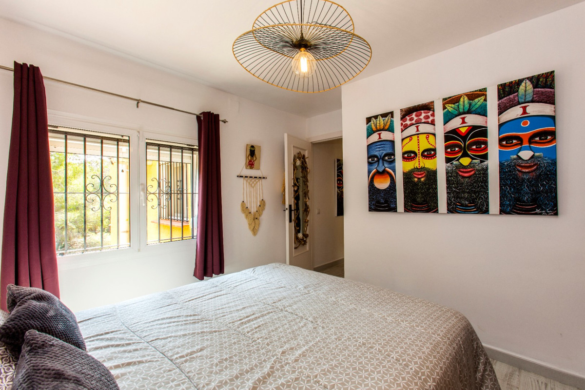 Se vende Villa - Chalet de 4 dormitorios en Costa Blanca, Alicante, España