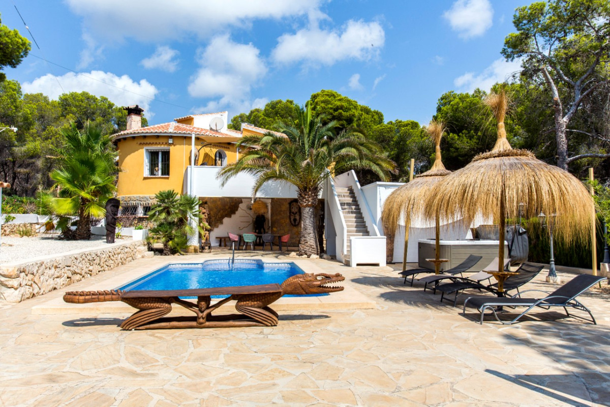 Se vende Villa - Chalet de 4 dormitorios en Costa Blanca, Alicante, España