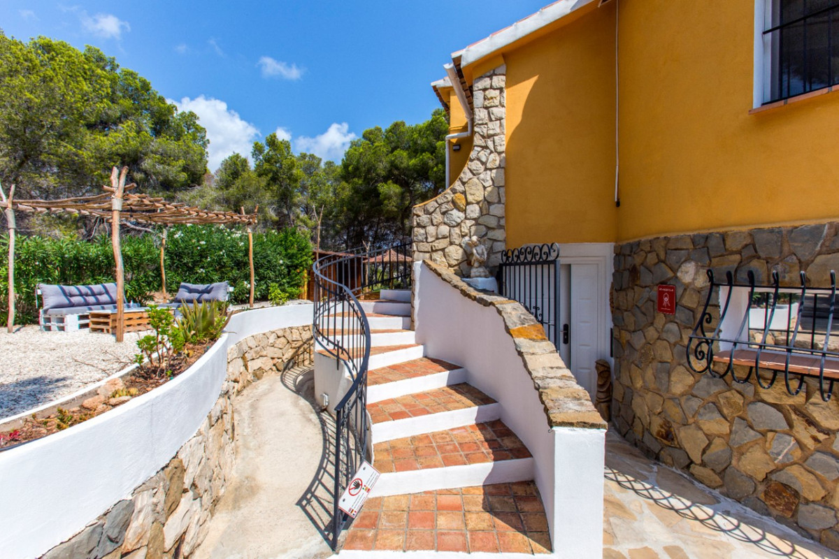 Se vende Villa - Chalet de 4 dormitorios en Costa Blanca, Alicante, España