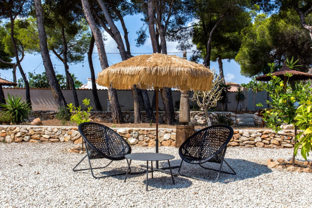 Se vende Villa - Chalet de 4 dormitorios en Costa Blanca, Alicante, España
