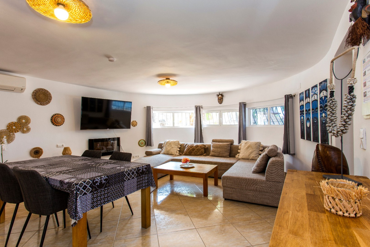 Se vende Villa - Chalet de 4 dormitorios en Costa Blanca, Alicante, España