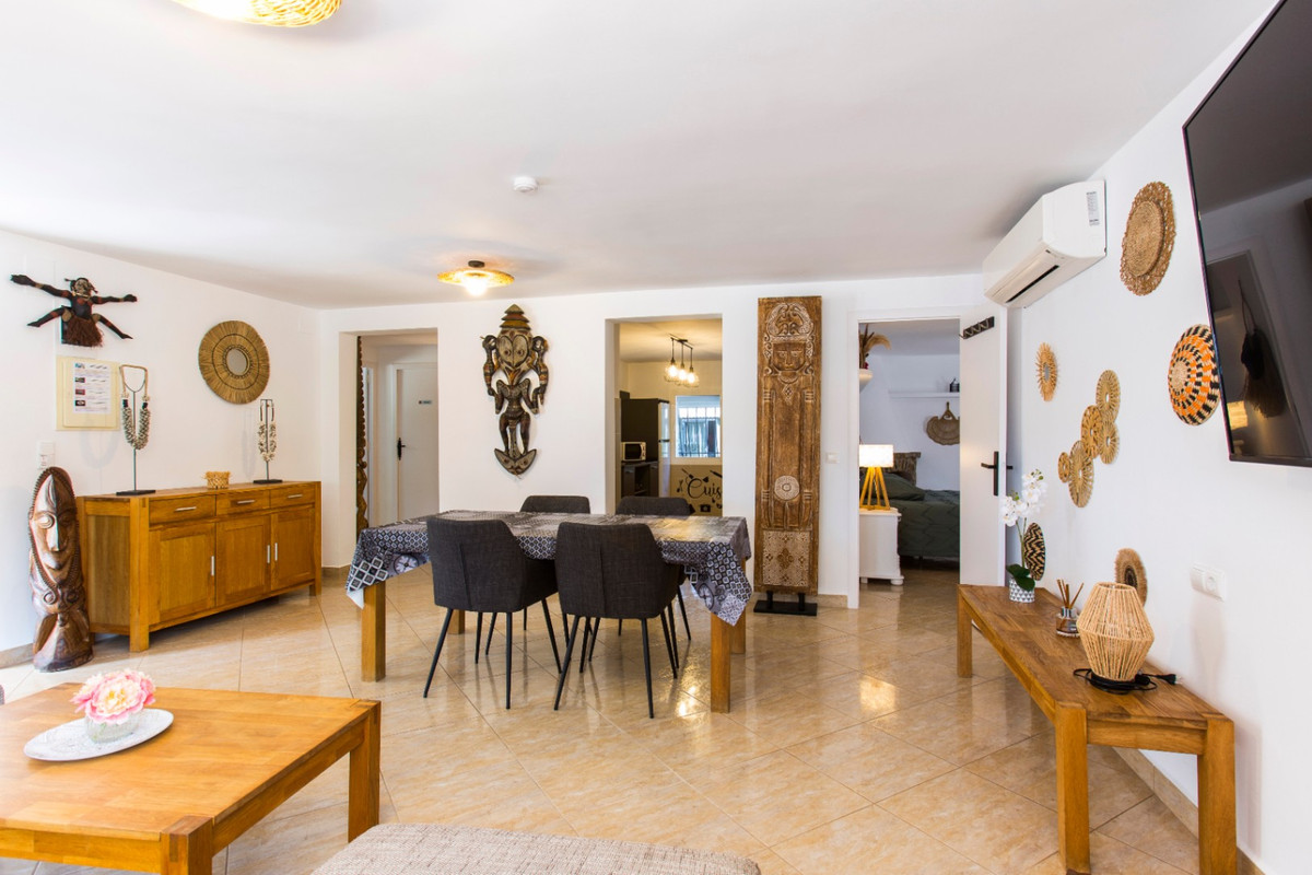 Se vende Villa - Chalet de 4 dormitorios en Costa Blanca, Alicante, España