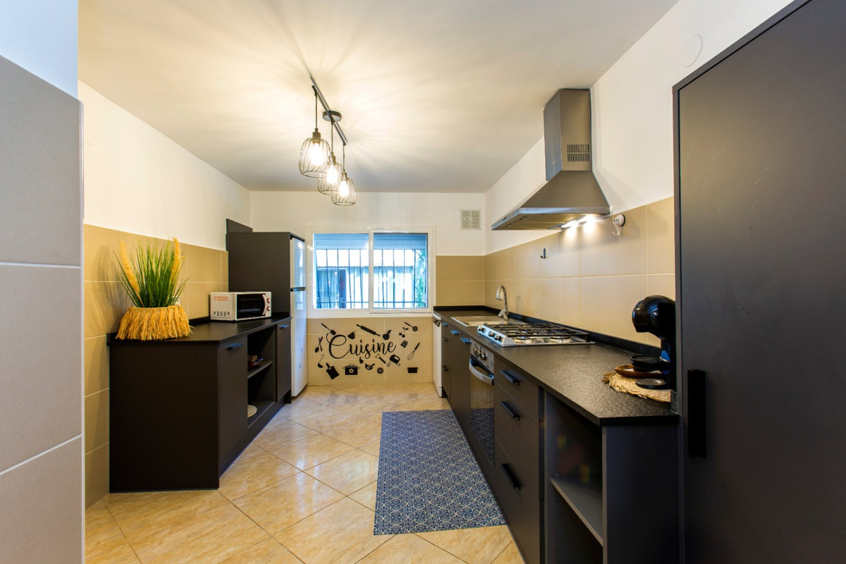Se vende Villa - Chalet de 4 dormitorios en Costa Blanca, Alicante, España