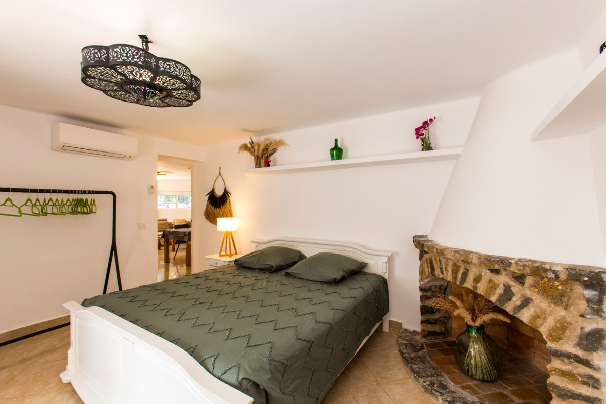 Se vende Villa - Chalet de 4 dormitorios en Costa Blanca, Alicante, España