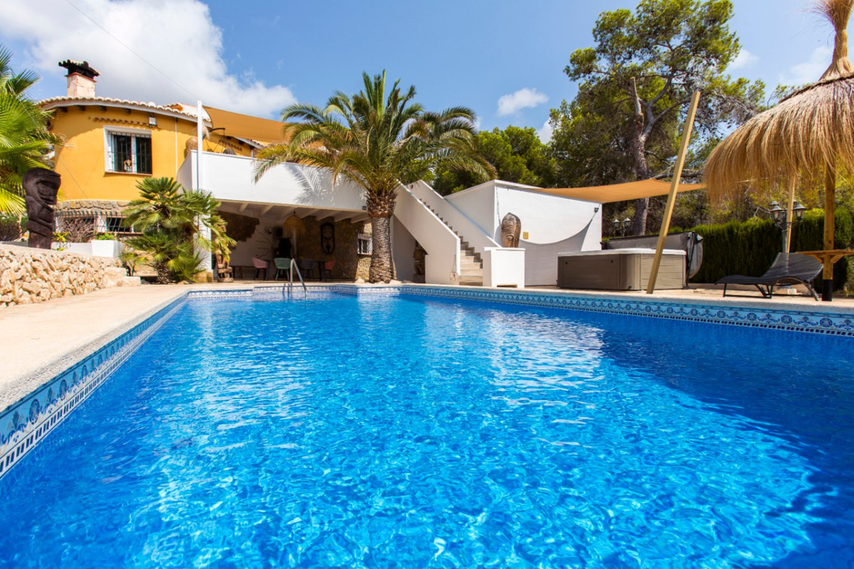 Se vende Villa - Chalet de 4 dormitorios en Costa Blanca, Alicante, España