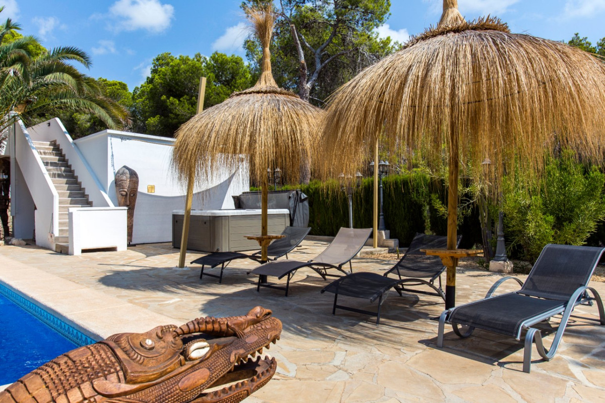 Se vende Villa - Chalet de 4 dormitorios en Costa Blanca, Alicante, España