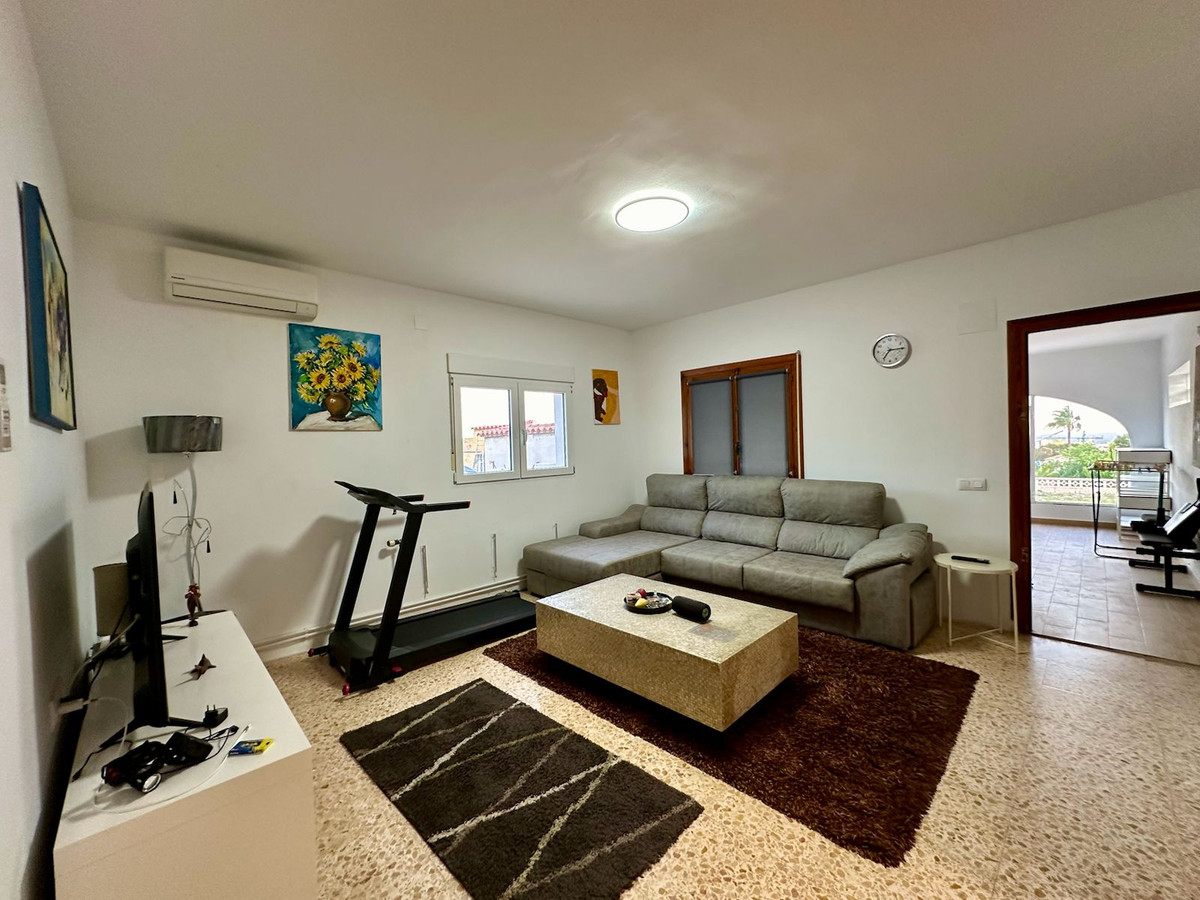 Se vende Villa - Chalet de 4 dormitorios en Costa Blanca, Alicante, España