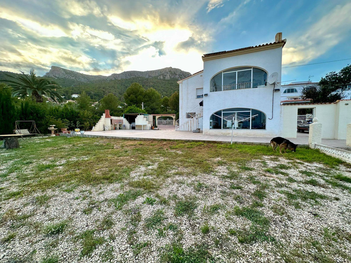 Se vende Villa - Chalet de 4 dormitorios en Costa Blanca, Alicante, España