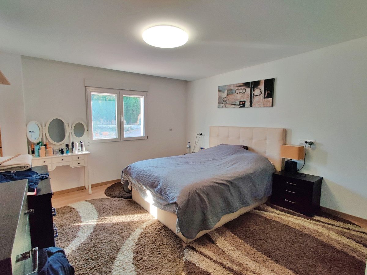Se vende Villa - Chalet de 4 dormitorios en Costa Blanca, Alicante, España