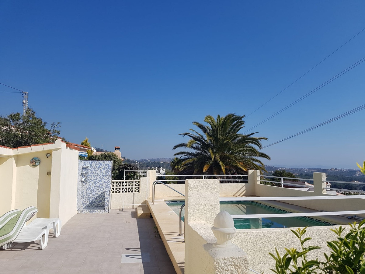 Se vende Villa - Chalet de 4 dormitorios en Costa Blanca, Alicante, España