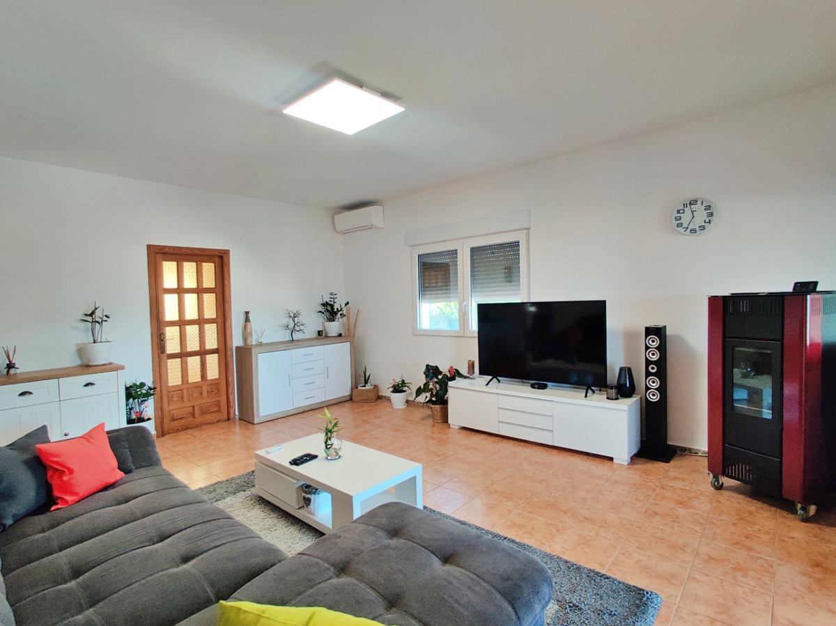 Se vende Villa - Chalet de 4 dormitorios en Costa Blanca, Alicante, España