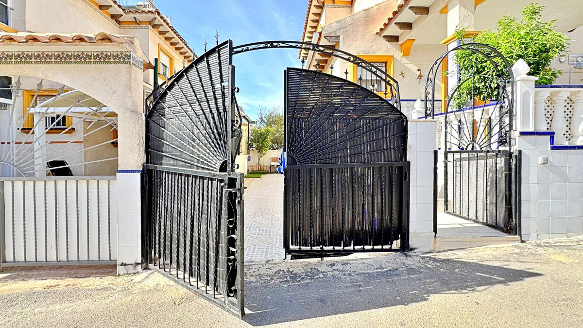 Se vende Adosada de 2 dormitorios en Costa Blanca, Alicante, España
