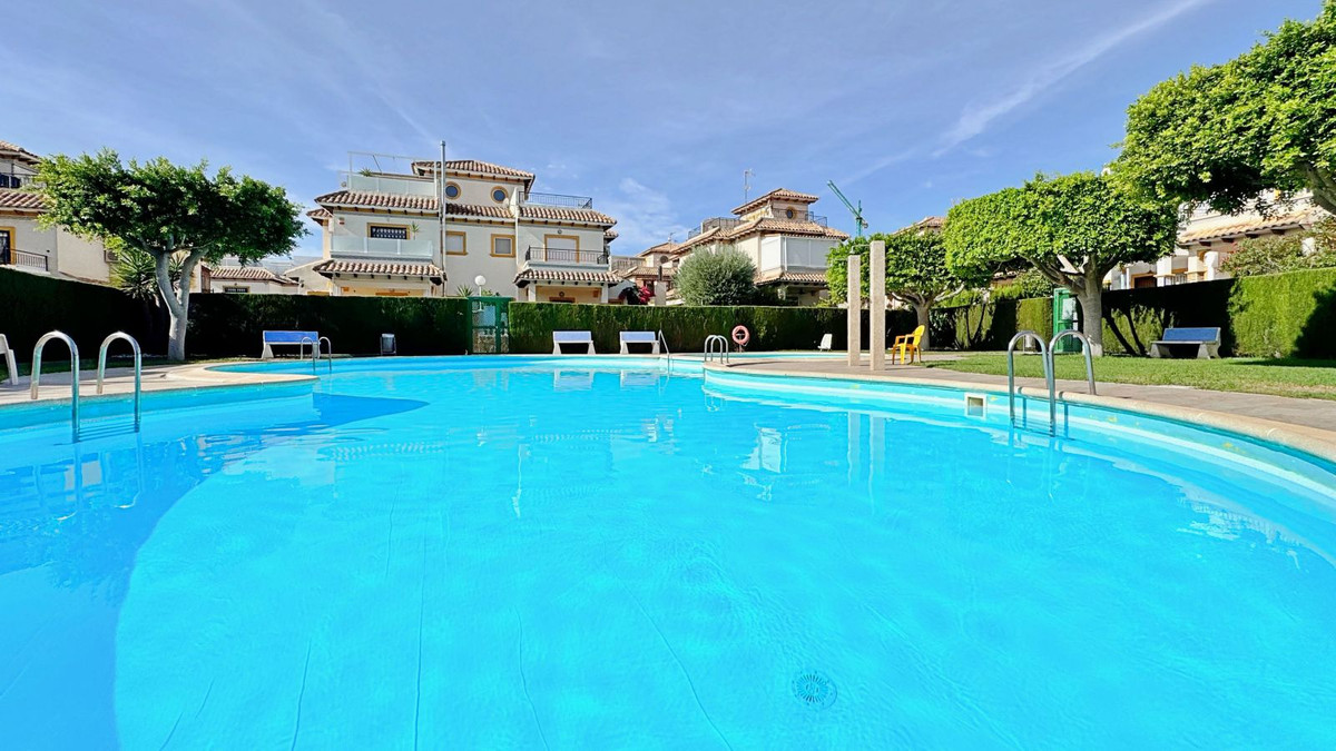 Se vende Adosada de 2 dormitorios en Costa Blanca, Alicante, España