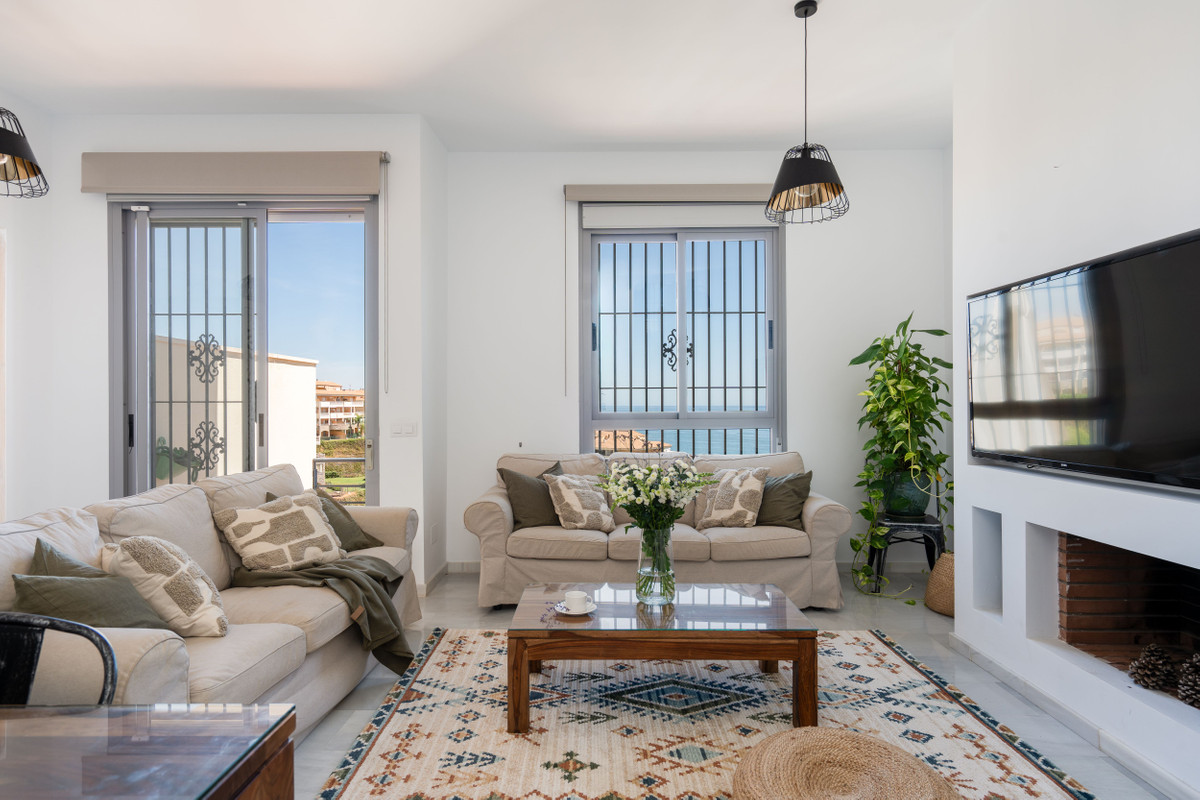 5 Bed Townhouse for sale in Fuengirola Costa Del Sol, Málaga, Spain