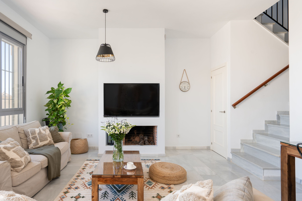 5 Bed Townhouse for sale in Fuengirola Costa Del Sol, Málaga, Spain