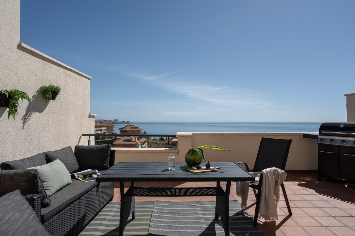 5 Bed Townhouse for sale in Fuengirola Costa Del Sol, Málaga, Spain