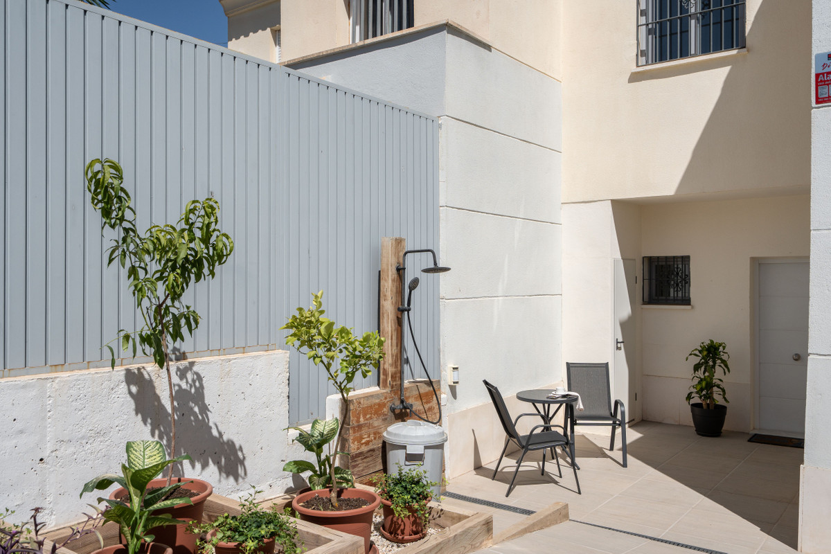 5 Bed Townhouse for sale in Fuengirola Costa Del Sol, Málaga, Spain