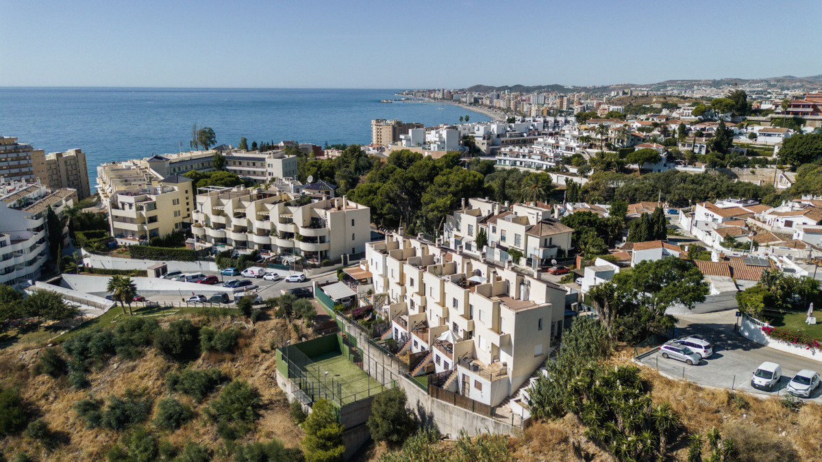5 Bed Townhouse for sale in Fuengirola Costa Del Sol, Málaga, Spain