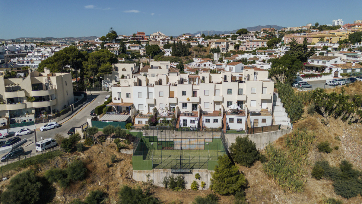 5 Bed Townhouse for sale in Fuengirola Costa Del Sol, Málaga, Spain