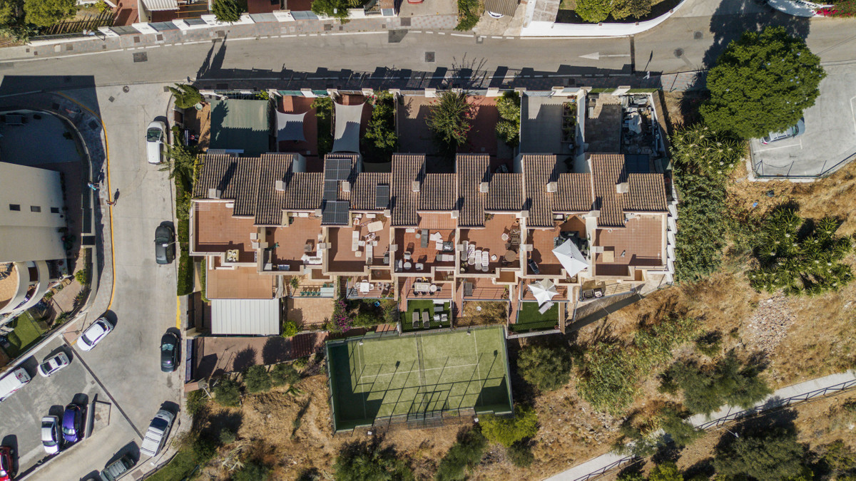 5 Bed Townhouse for sale in Fuengirola Costa Del Sol, Málaga, Spain