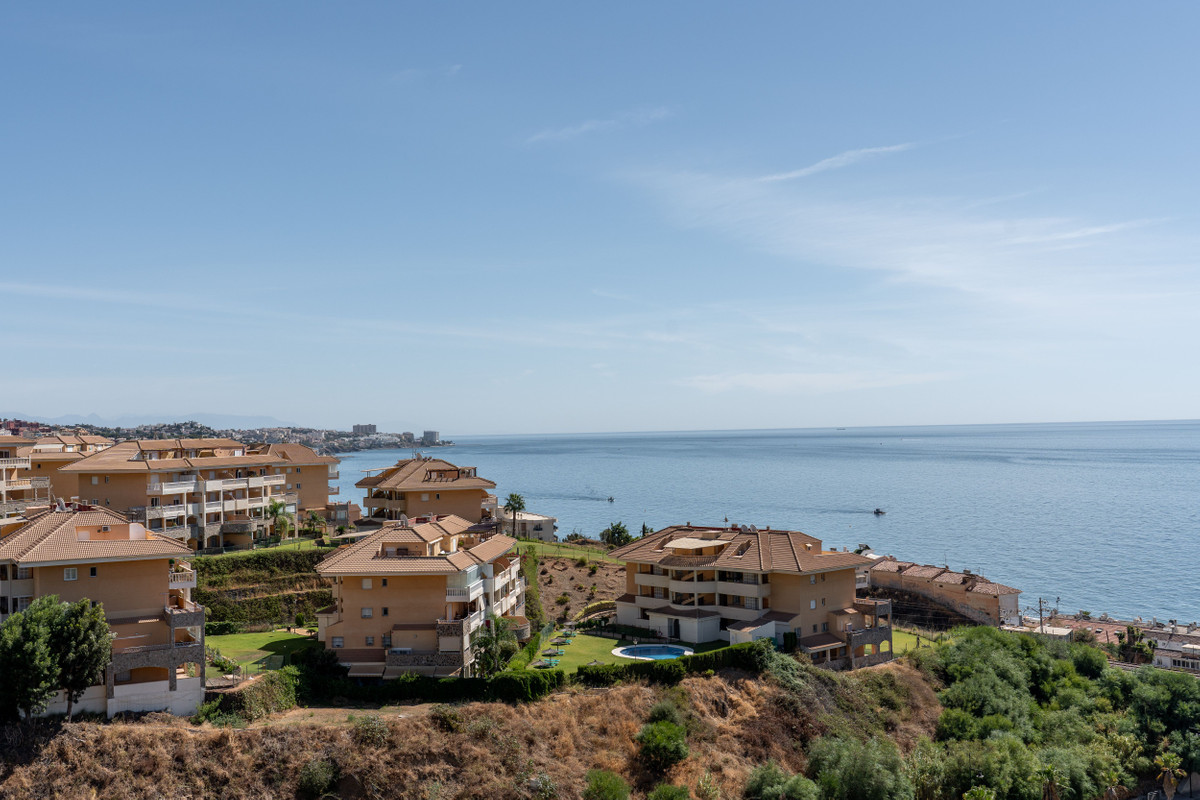 5 Bed Townhouse for sale in Fuengirola Costa Del Sol, Málaga, Spain