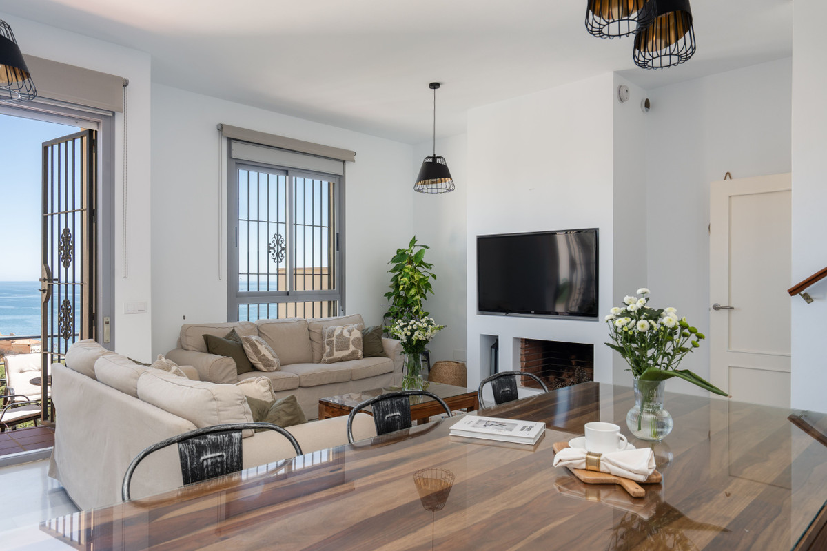 5 Bed Townhouse for sale in Fuengirola Costa Del Sol, Málaga, Spain