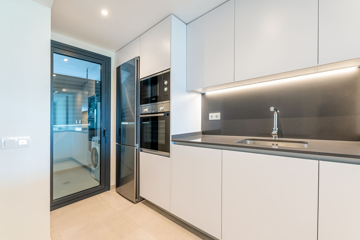 Se vende Apartamento Planta Media de 2 dormitorios en Costa Del Sol, Málaga, España