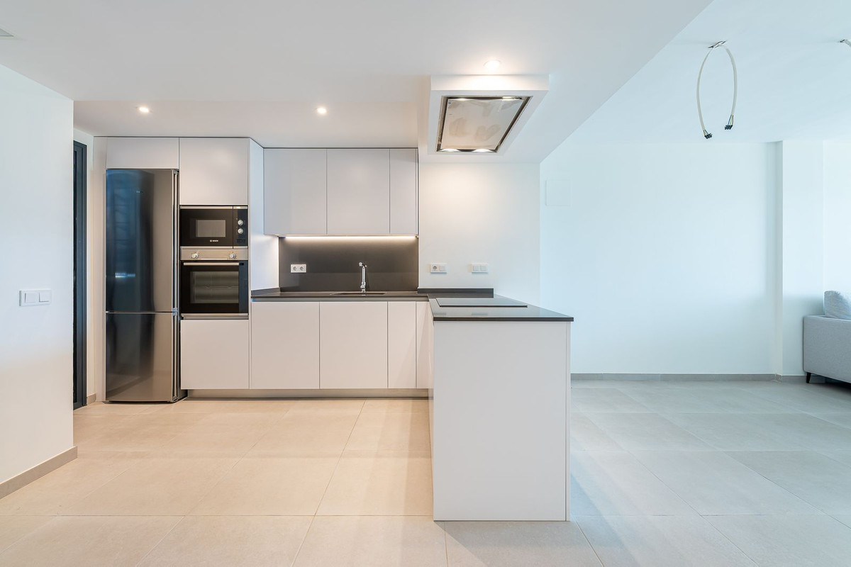 Se vende Apartamento Planta Media de 2 dormitorios en Costa Del Sol, Málaga, España